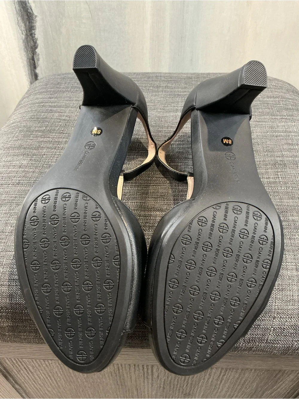 NEW Giani Bernini Claraal Leather T-Strap Sandals Black Heel Size 8M NIB